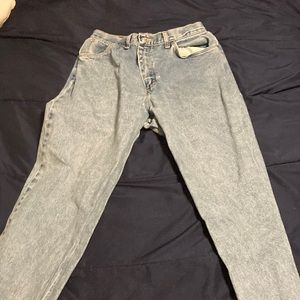 VINTAGE LIGHT WASH MOM JEANS